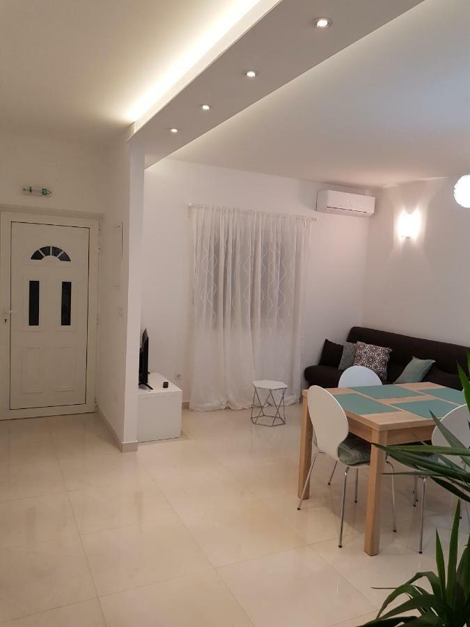 Апартаменты Apartman Cezar Стобрек Экстерьер фото